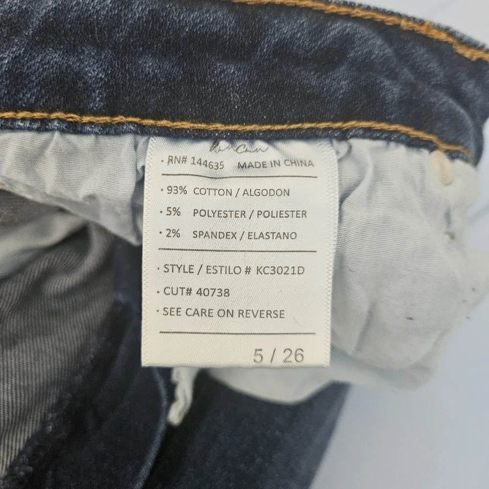 Kancan Dark Wash Bell Bottom Frayed Hem Highwaist Jeans Size 5/26
